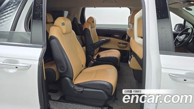 Kia Carnival 2021 — ფოტო 12/20
