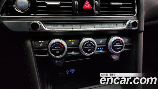 Genesis G70 2018 — ფოტო 17/20