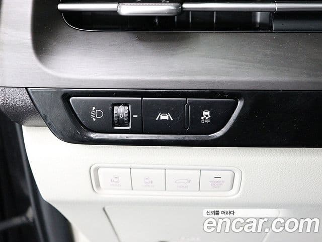 Kia Carnival 2021 — ფოტო 11/20