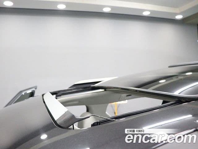 Kia Carnival 2021 — ფოტო 12/20