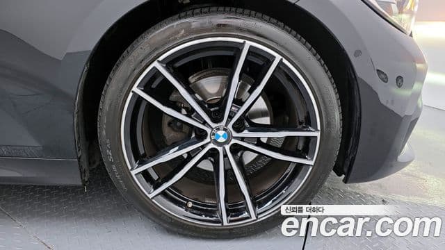 BMW 3 Series 2021 — Photo 17/20