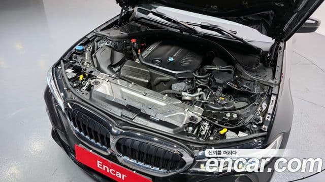 BMW 3 Series 2021 — Photo 8/20