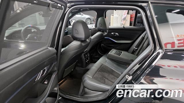 BMW 3 Series 2021 — Photo 15/20