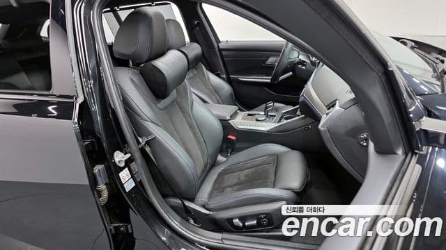 BMW 3 Series 2021 — Photo 9/20