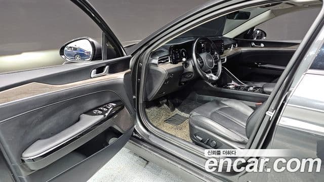 Kia K5 2021 — ფოტო 10/20