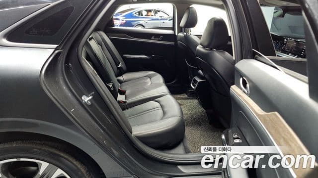 Kia K5 2021 — ფოტო 12/20