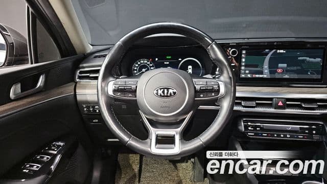 Kia K5 2021 — ფოტო 13/20