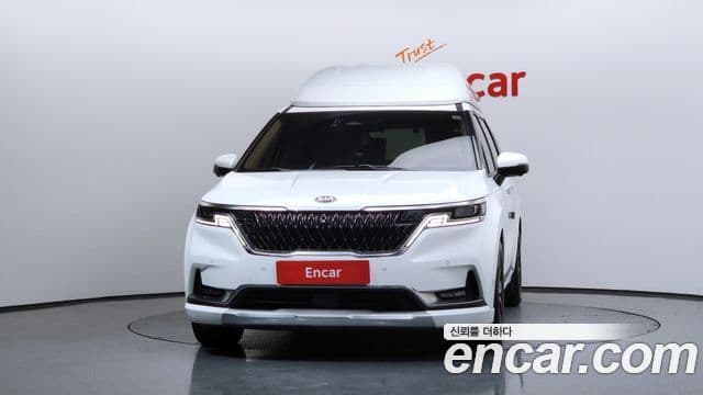 Kia Carnival 2021 — ფოტო 3/20