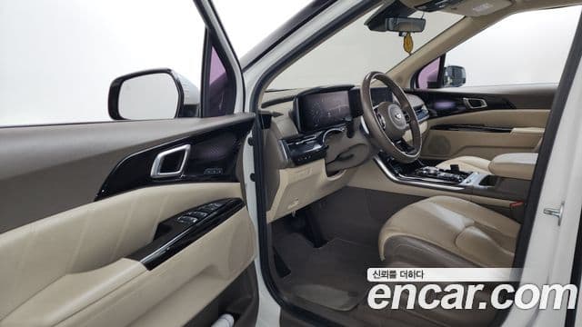 Kia Carnival 2021 — ფოტო 10/20