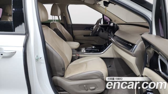 Kia Carnival 2021 — ფოტო 11/20