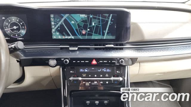Kia Carnival 2021 — ფოტო 14/20
