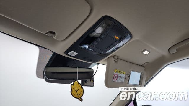Kia Carnival 2021 — ფოტო 19/20