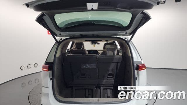 Kia Carnival 2021 — ფოტო 20/20