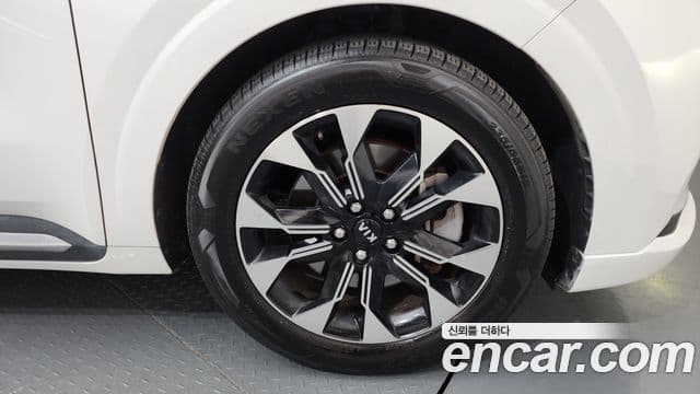Kia Carnival 2021 — Фото 5/20
