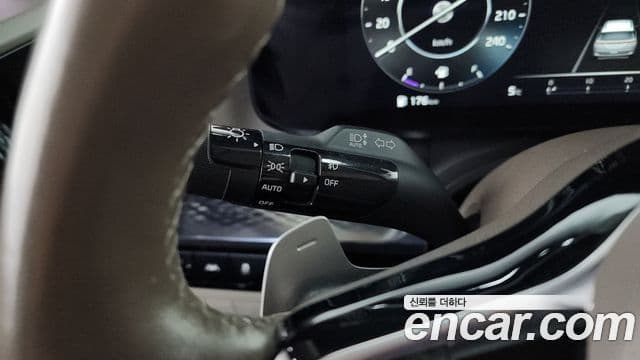 Kia Carnival 2021 — Фото 14/20
