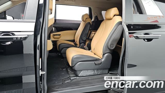 Kia Carnival 2022 — Фото 12/20