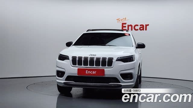 Jeep Cherokee 2021 — Фото 3/20