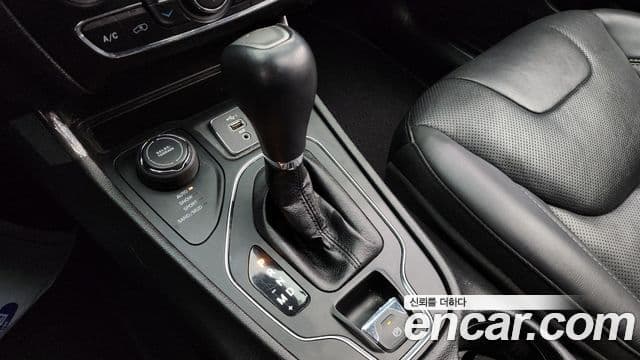Jeep Cherokee 2021 — Фото 9/20