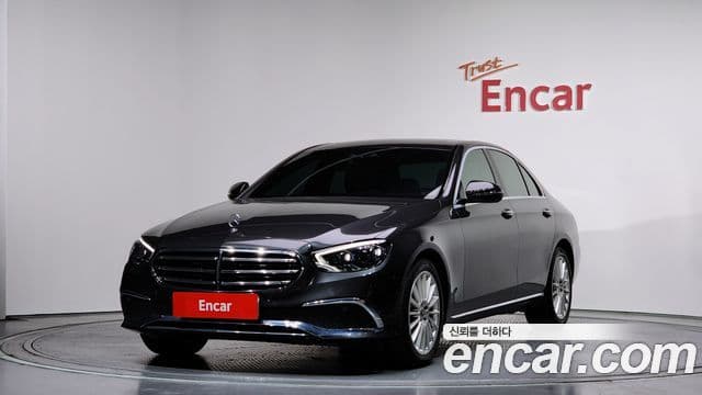 Mercedes-Benz E-Class 2020 — Photo 18/20