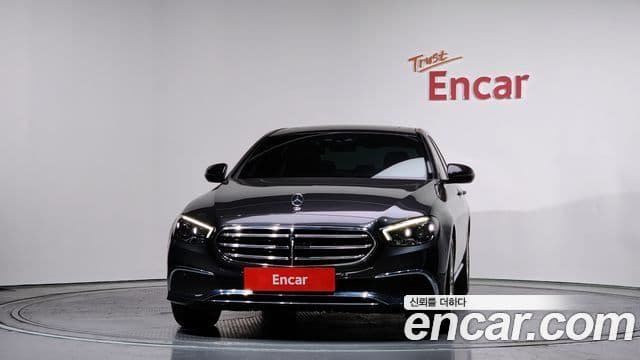 Mercedes-Benz E-Class 2020 — Photo 3/20