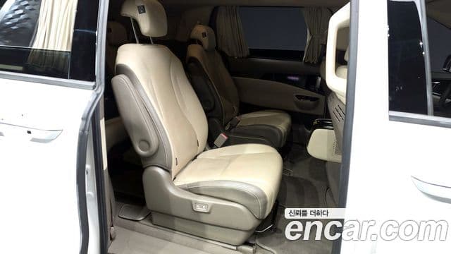 Kia Carnival 2021 — Şəkil 12/20