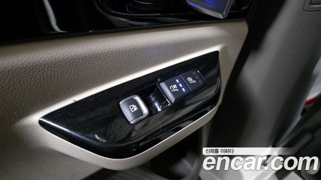 Kia Carnival 2021 — Şəkil 19/20