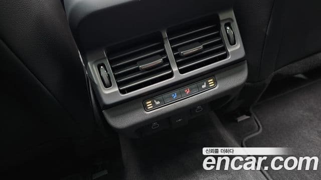 Land Rover Range Rover Evoque 2025 — ფოტო 17/20