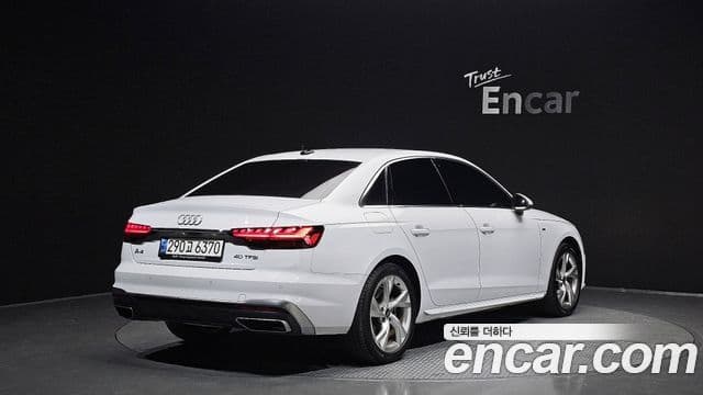 Audi A4 2022 — ფოტო 2/20