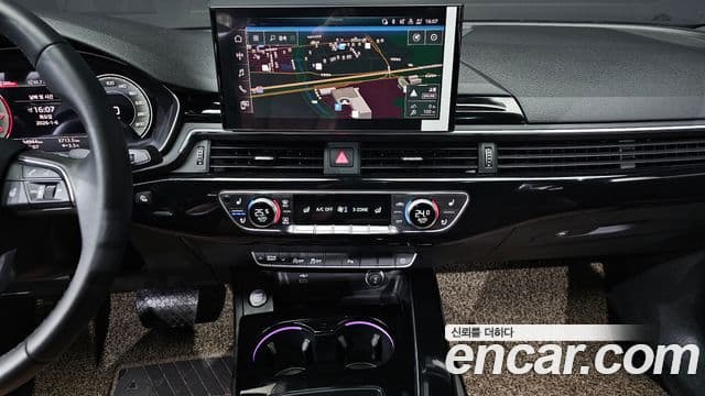 Audi A4 2022 — Şəkil 15/20
