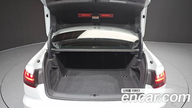 Audi A4 2022 — ფოტო 20/20