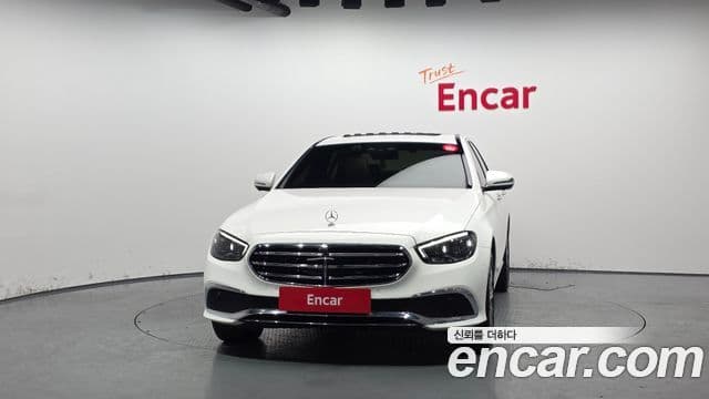 Mercedes-Benz E-Class 2023 — ფოტო 3/20