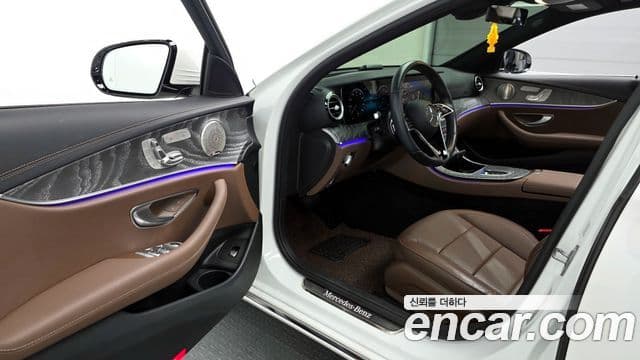 Mercedes-Benz E-Class 2023 — ფოტო 10/20