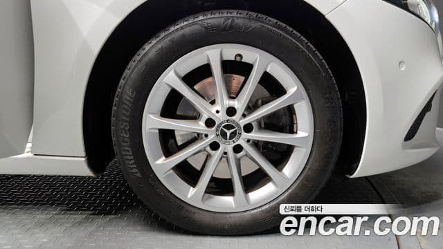 Mercedes-Benz A-Class 2019 — Şəkil 5/20