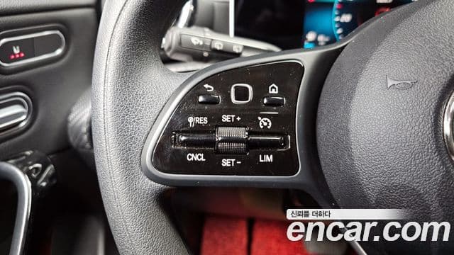 Mercedes-Benz A-Class 2019 — Şəkil 19/20