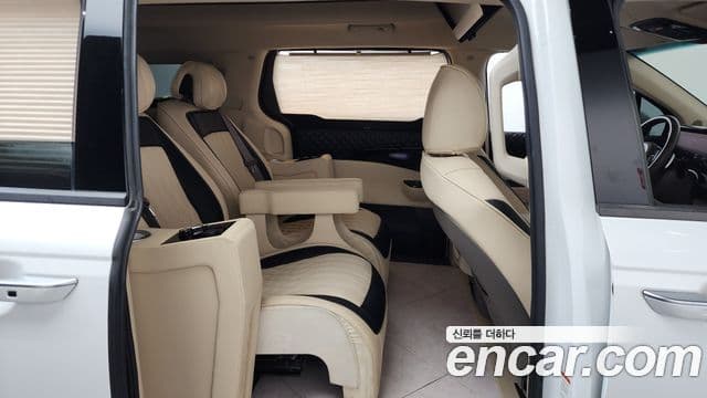 Kia Carnival 2020 — фото 12 из 20
