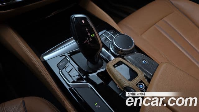 BMW 5 Series 2020 — фото 9 из 20