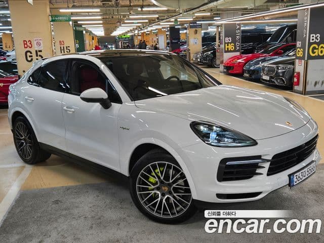 Porsche Cayenne 2022 — Photo 9/20