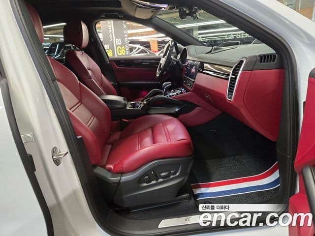 Porsche Cayenne 2022 — Photo 16/20