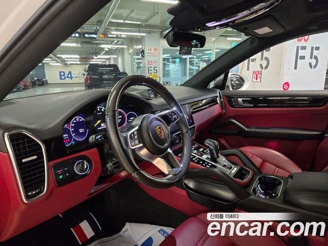 Porsche Cayenne 2022 — Photo 12/20