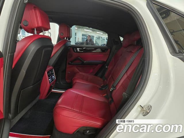 Porsche Cayenne 2022 — Photo 20/20