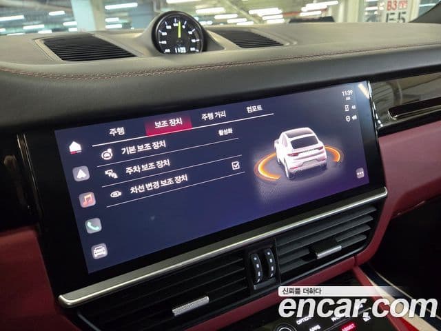 Porsche Cayenne 2022 — Photo 8/20