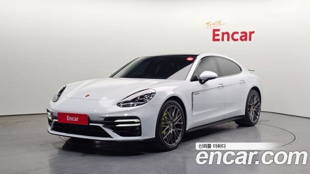 Porsche Panamera 2023 — ფოტო 1/20
