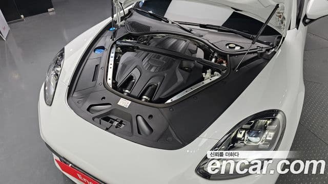 Porsche Panamera 2023 — ფოტო 6/20
