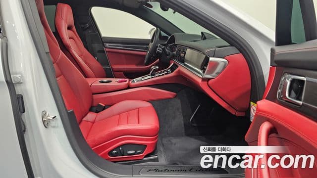 Porsche Panamera 2023 — ფოტო 11/20