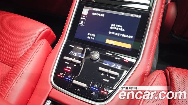 Porsche Panamera 2023 — ფოტო 18/20