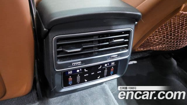 Audi Q7 2021 — фото 17 из 20