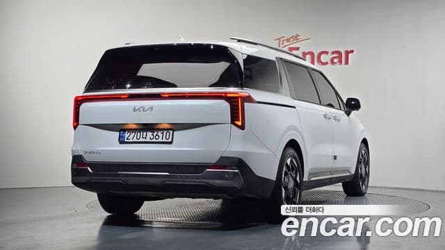 Kia Carnival 2023 — Фото 2/20