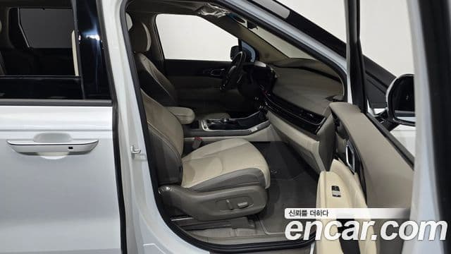 Kia Carnival 2023 — Фото 11/20