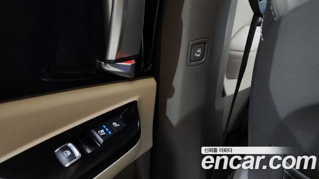 Kia Carnival 2022 — Şəkil 18/20