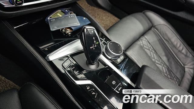 BMW 5 Series 2021 — Photo 15/20